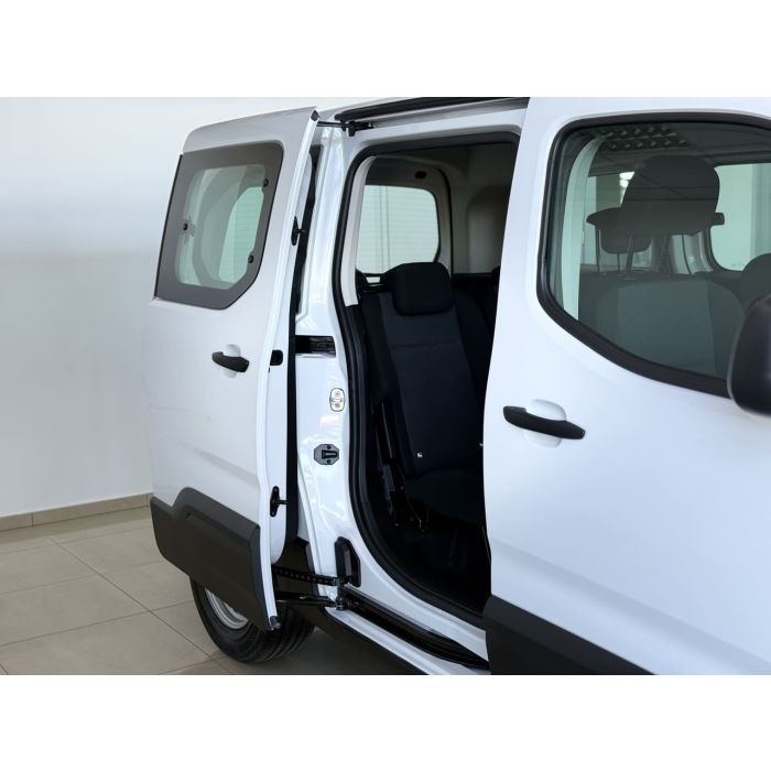 Новий Peugeot Rifter 1.5 BlueHDi 100 S&S MКПП-6 ACTIVE L2 2025