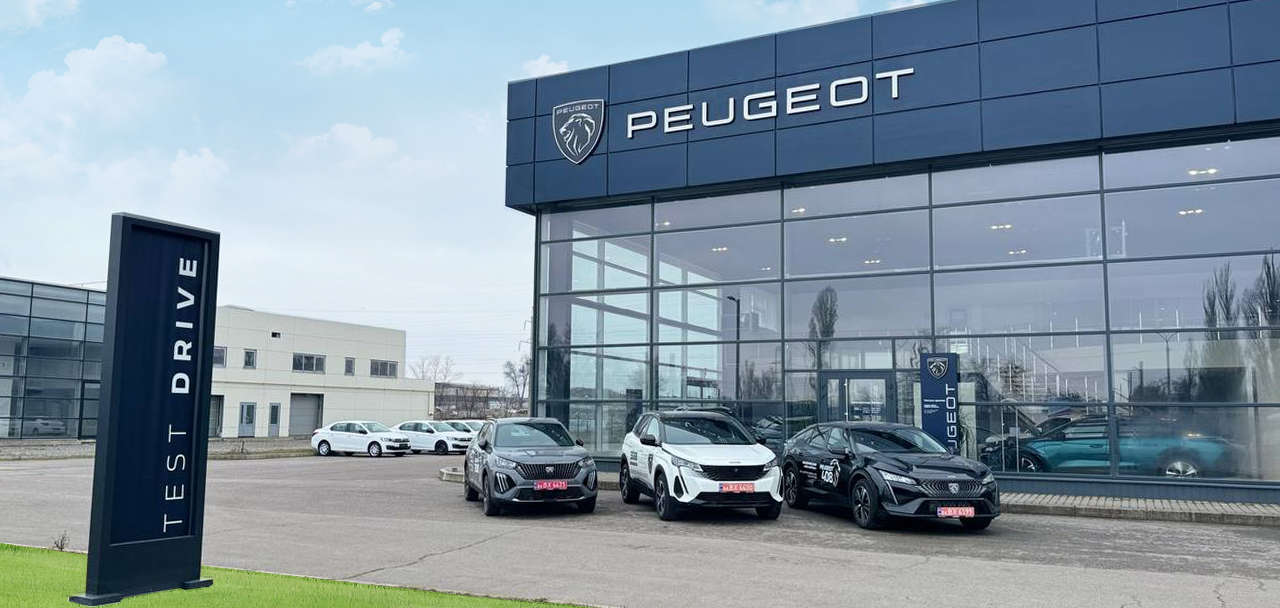 Виставкова зала Peugeot у салоні «Авто-Імпульс» у Дніпрі